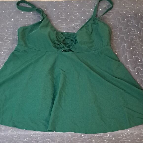 Green Women's Tankini Swim top size medium - Picture 1 of 3